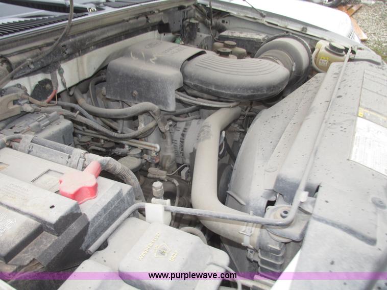 image for item H4701 2004 Ford F150 XL SuperCab pickup truck