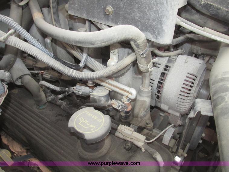 image for item H4701 2004 Ford F150 XL SuperCab pickup truck