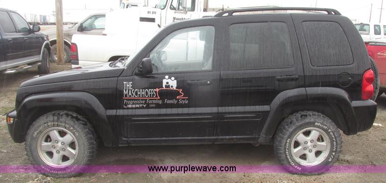 image for item H4702 2003 Jeep Liberty Limited SUV