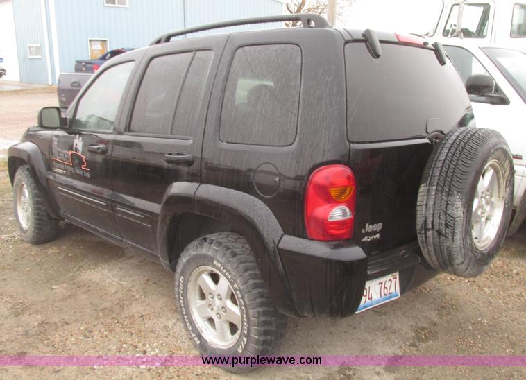 image for item H4702 2003 Jeep Liberty Limited SUV