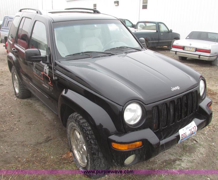 image for item H4702 2003 Jeep Liberty Limited SUV