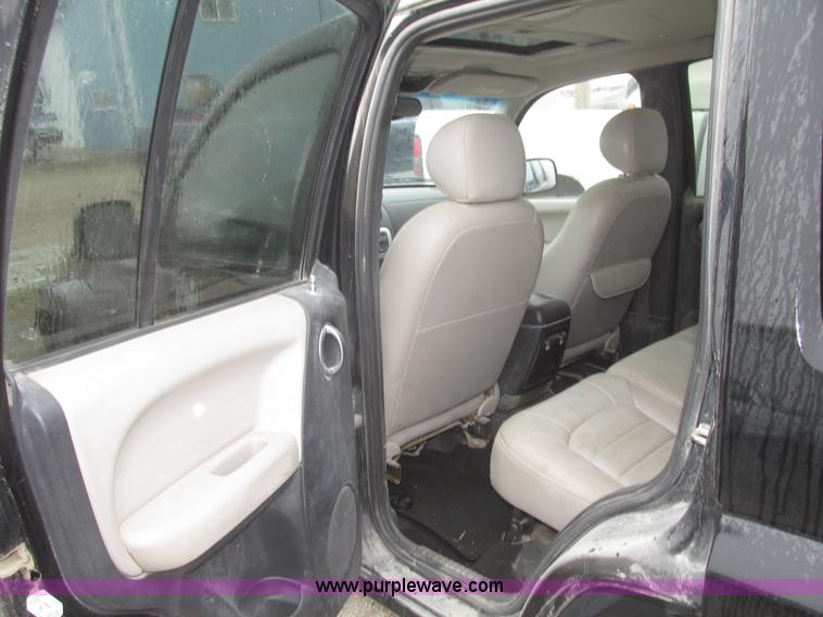 image for item H4702 2003 Jeep Liberty Limited SUV