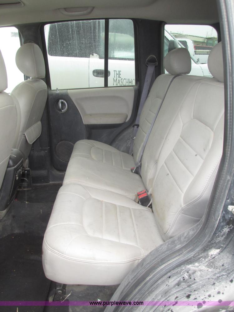 image for item H4702 2003 Jeep Liberty Limited SUV