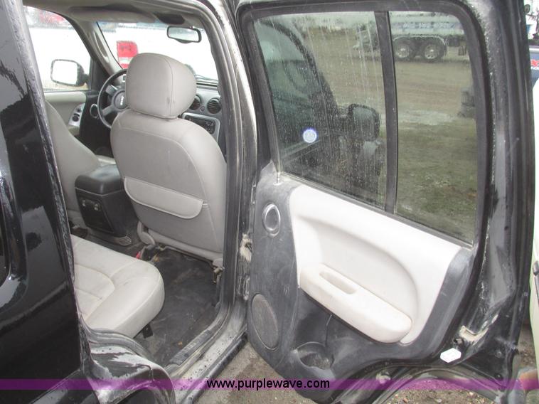 image for item H4702 2003 Jeep Liberty Limited SUV