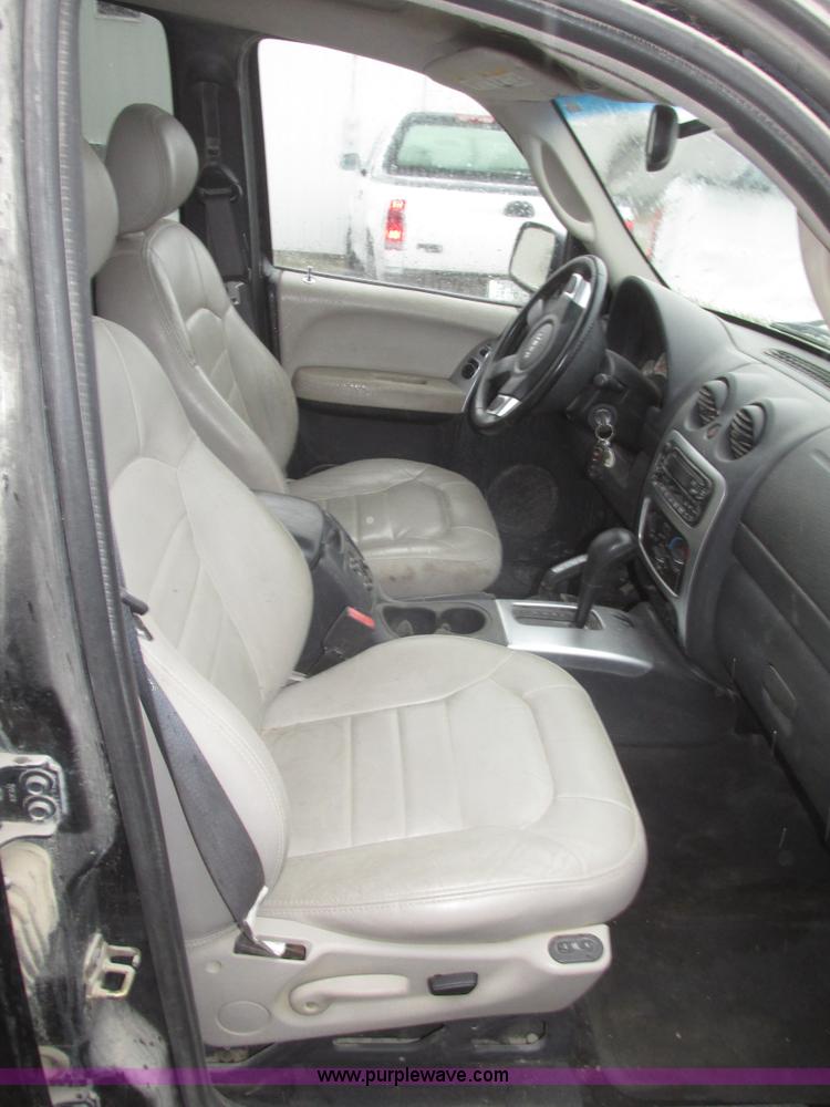 image for item H4702 2003 Jeep Liberty Limited SUV