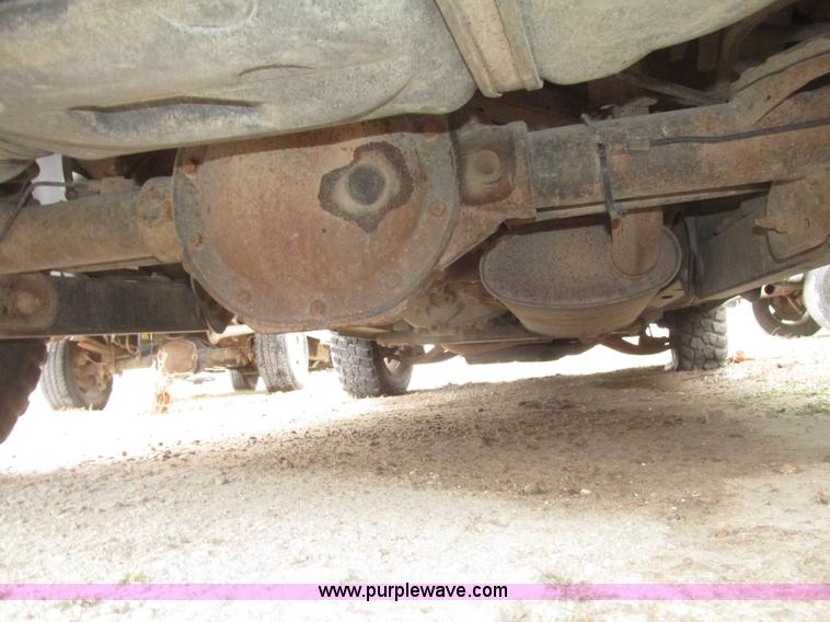 image for item H4702 2003 Jeep Liberty Limited SUV