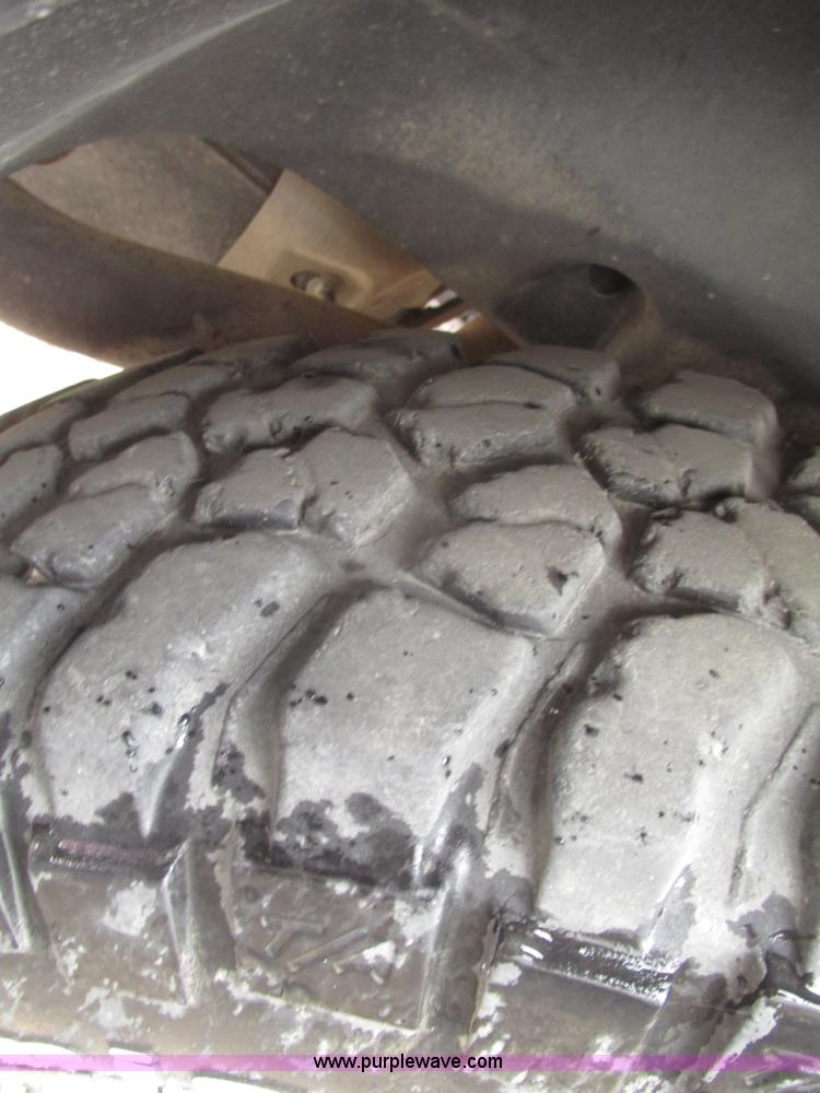 image for item H4702 2003 Jeep Liberty Limited SUV