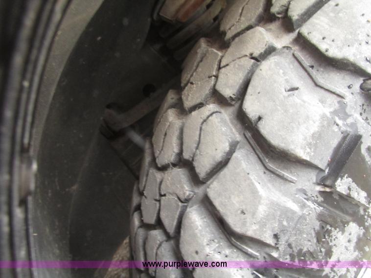 image for item H4702 2003 Jeep Liberty Limited SUV