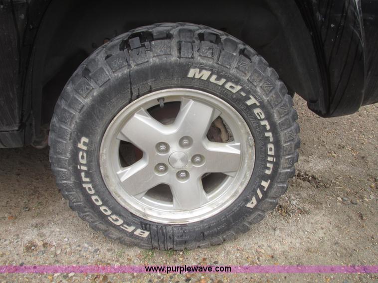 image for item H4702 2003 Jeep Liberty Limited SUV