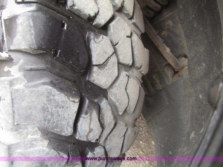 image for item H4702 2003 Jeep Liberty Limited SUV