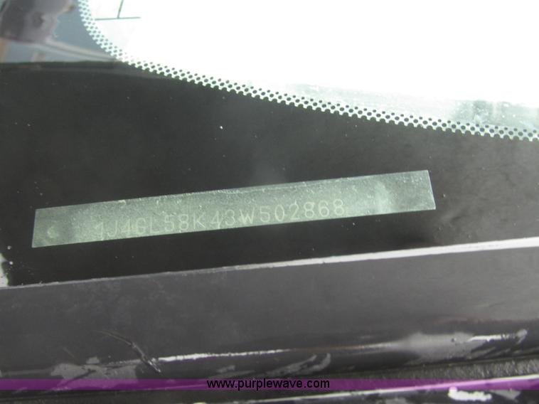 image for item H4702 2003 Jeep Liberty Limited SUV