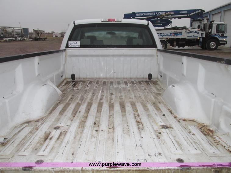 image for item H4703 2008 Ford F150 XL SuperCab pickup truck