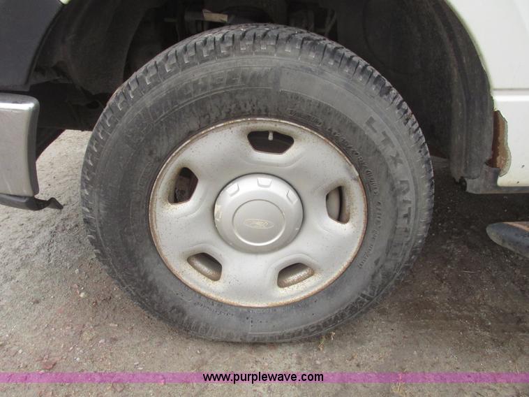 image for item H4703 2008 Ford F150 XL SuperCab pickup truck