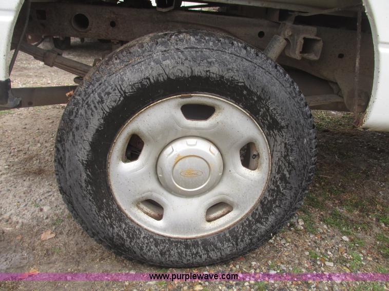 image for item H4703 2008 Ford F150 XL SuperCab pickup truck