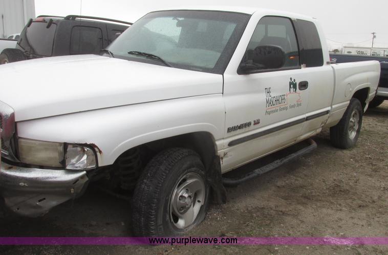 image for item H4704 2001 Dodge Ram 1500 Quad Cab pickup truck