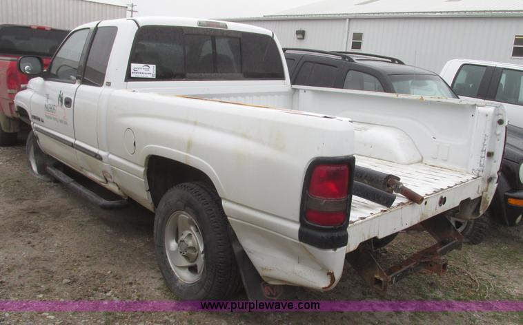 image for item H4704 2001 Dodge Ram 1500 Quad Cab pickup truck