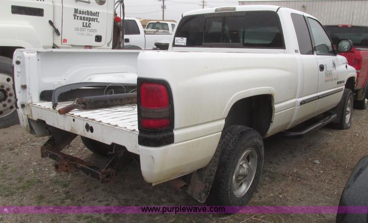 image for item H4704 2001 Dodge Ram 1500 Quad Cab pickup truck