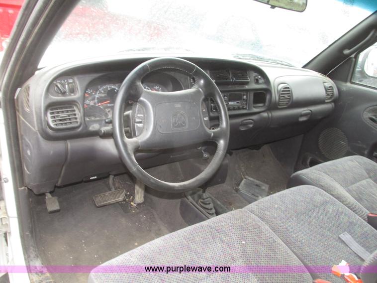 image for item H4704 2001 Dodge Ram 1500 Quad Cab pickup truck