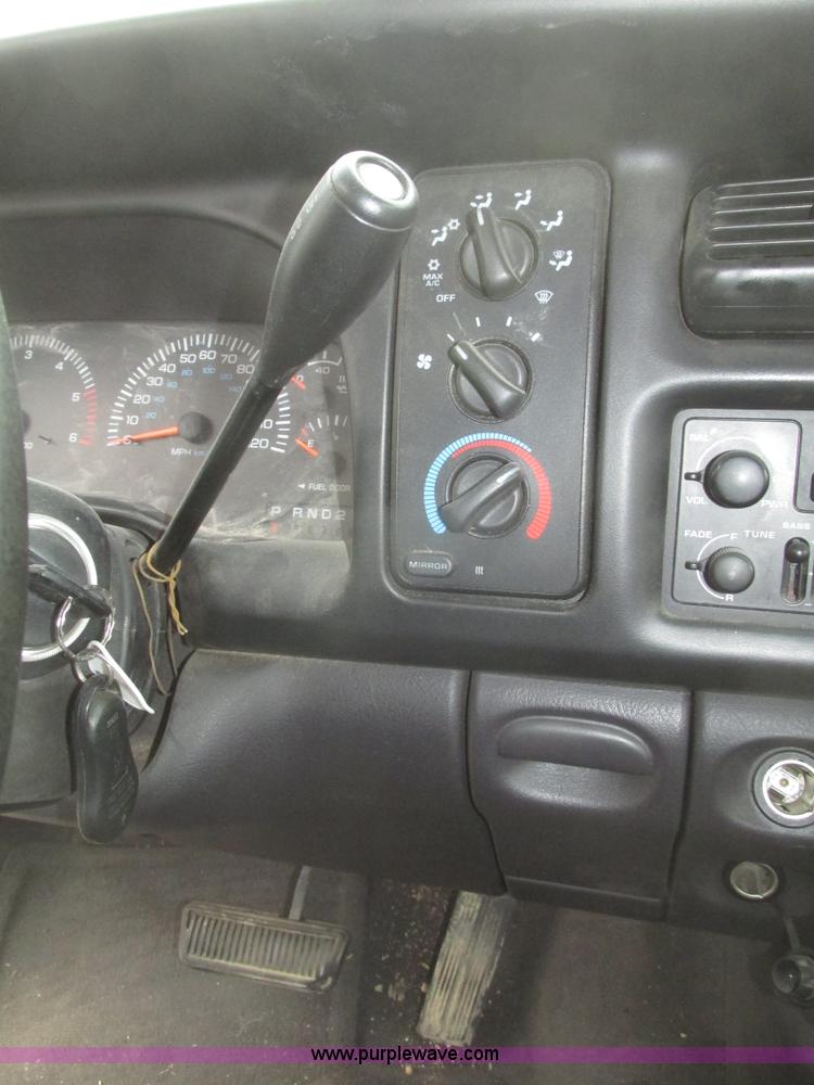 image for item H4704 2001 Dodge Ram 1500 Quad Cab pickup truck