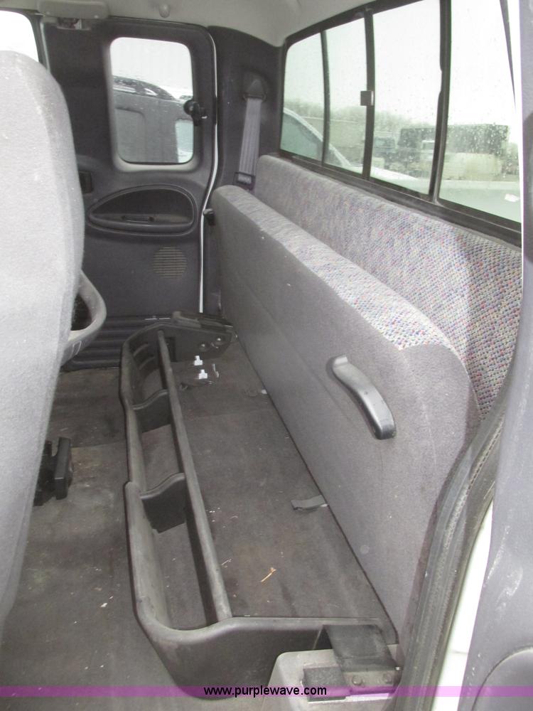 image for item H4704 2001 Dodge Ram 1500 Quad Cab pickup truck