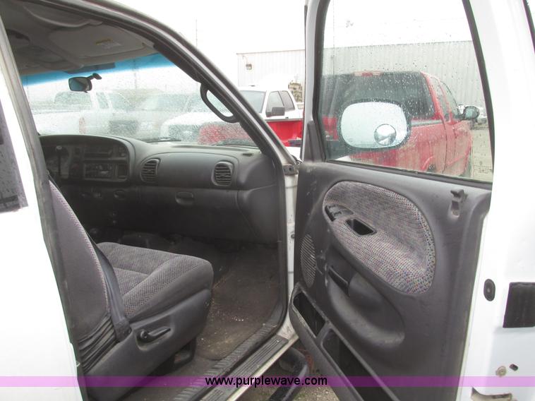 image for item H4704 2001 Dodge Ram 1500 Quad Cab pickup truck