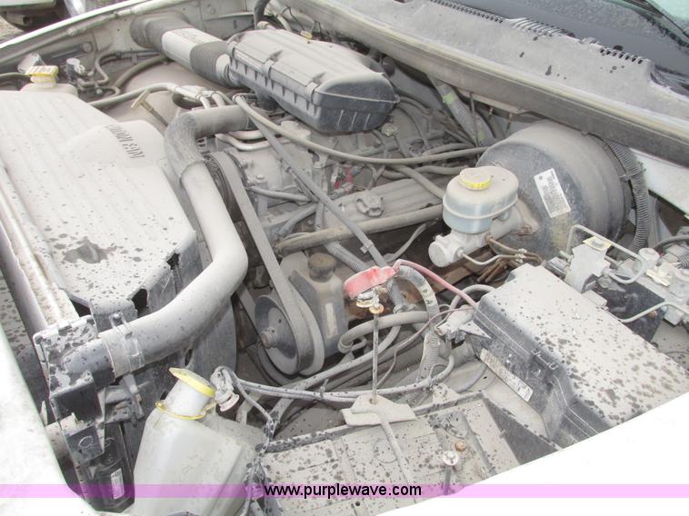 image for item H4704 2001 Dodge Ram 1500 Quad Cab pickup truck