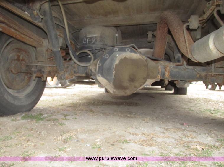 image for item H4704 2001 Dodge Ram 1500 Quad Cab pickup truck