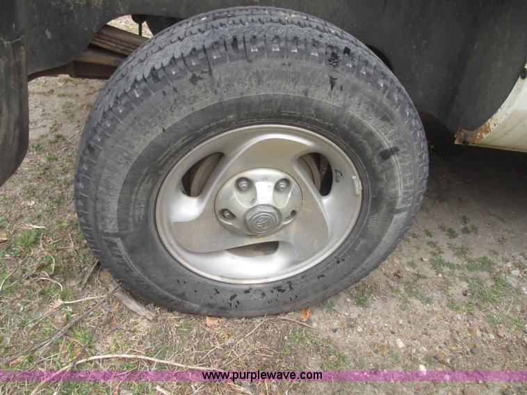 image for item H4704 2001 Dodge Ram 1500 Quad Cab pickup truck