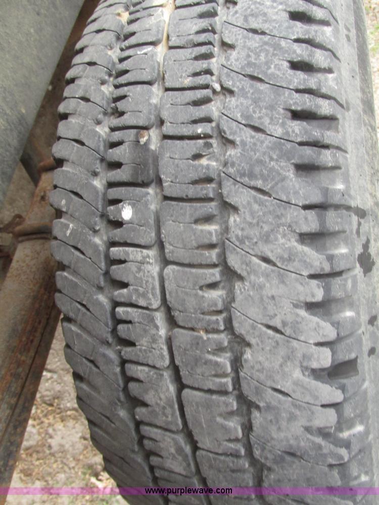 image for item H4704 2001 Dodge Ram 1500 Quad Cab pickup truck