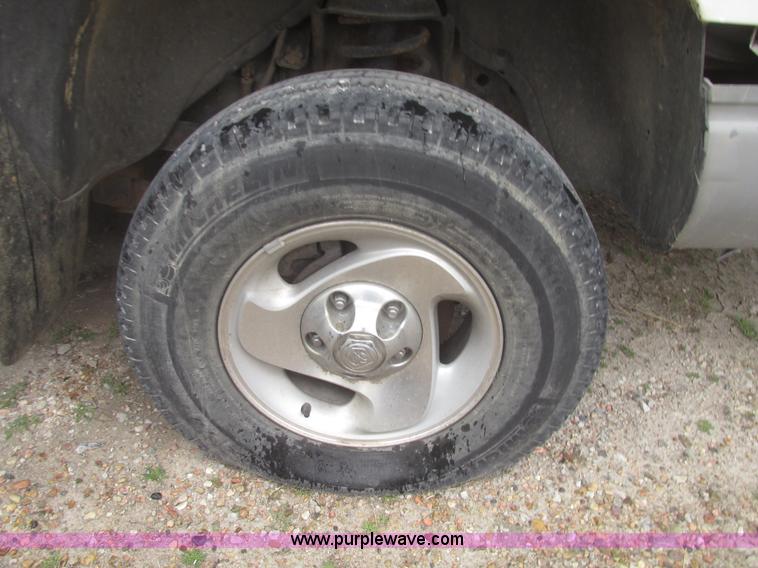 image for item H4704 2001 Dodge Ram 1500 Quad Cab pickup truck