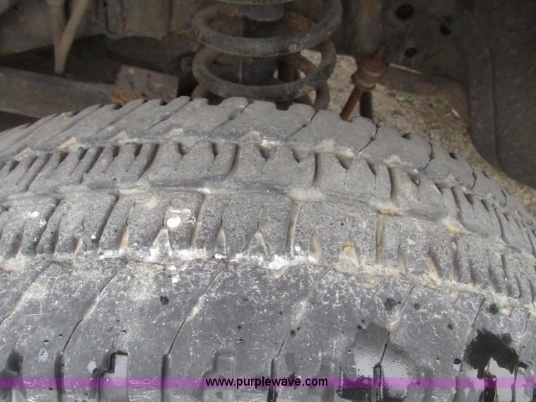 image for item H4704 2001 Dodge Ram 1500 Quad Cab pickup truck