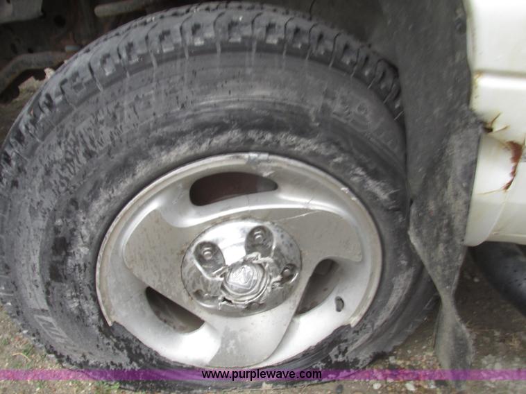 image for item H4704 2001 Dodge Ram 1500 Quad Cab pickup truck