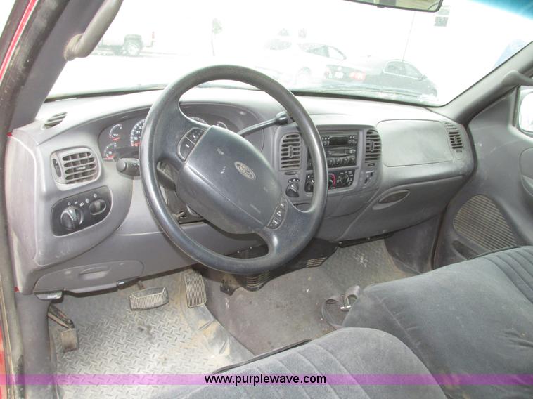 image for item H4705 2000 Ford F150 XLT SuperCab pickup truck