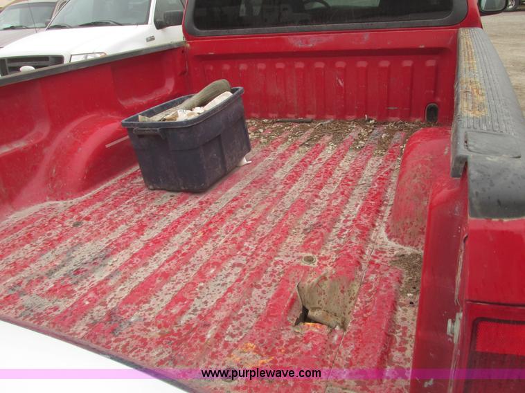 image for item H4705 2000 Ford F150 XLT SuperCab pickup truck