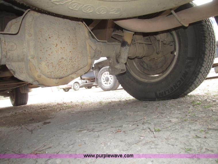 image for item H4705 2000 Ford F150 XLT SuperCab pickup truck