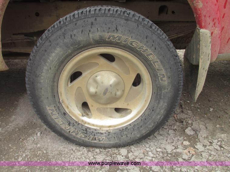 image for item H4705 2000 Ford F150 XLT SuperCab pickup truck