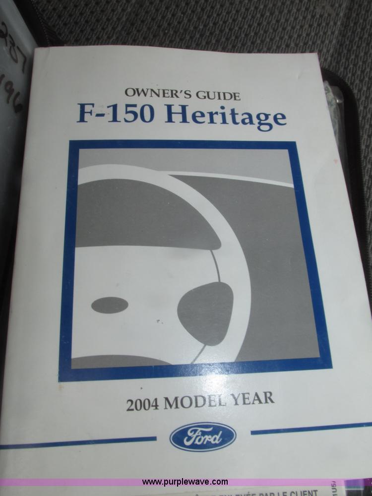 image for item H4706 2004 Ford F150 XL SuperCab pickup truck