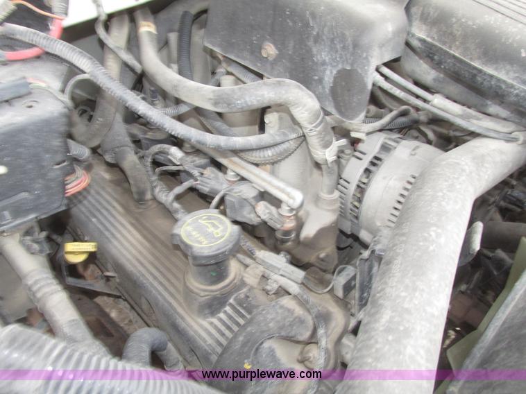 image for item H4706 2004 Ford F150 XL SuperCab pickup truck