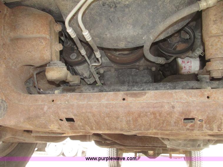 image for item H4706 2004 Ford F150 XL SuperCab pickup truck