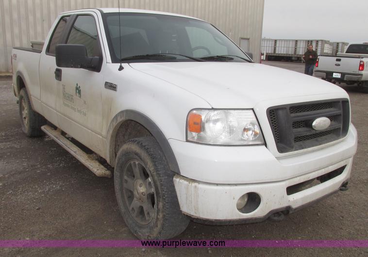 image for item H4711 2007 Ford F150 FX4 SuperCab pickup truck