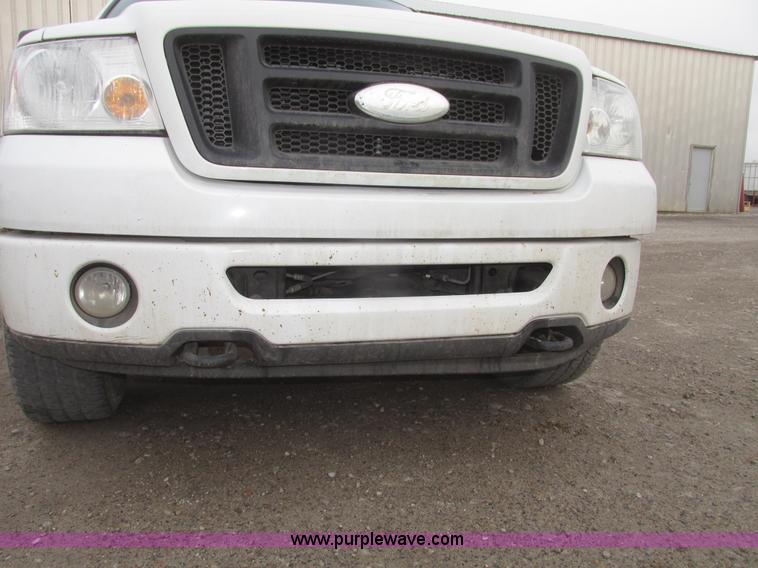 image for item H4711 2007 Ford F150 FX4 SuperCab pickup truck
