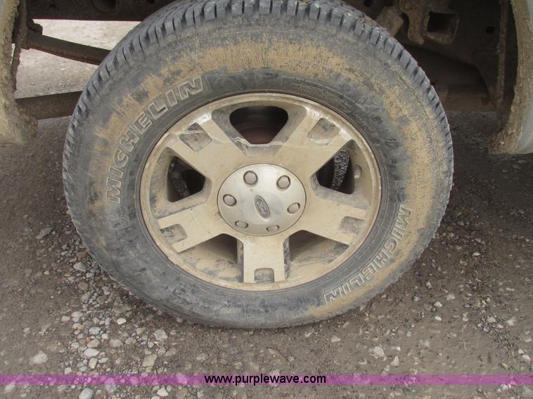 image for item H4711 2007 Ford F150 FX4 SuperCab pickup truck