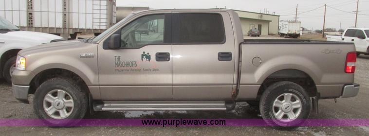 image for item H4713 2005 Ford F150 XLT SuperCrew pickup truck