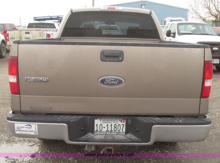 image for item H4713 2005 Ford F150 XLT SuperCrew pickup truck