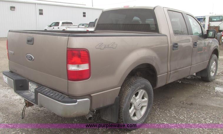 image for item H4713 2005 Ford F150 XLT SuperCrew pickup truck
