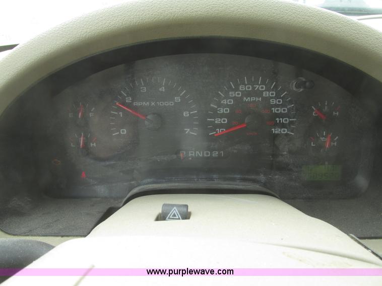 image for item H4713 2005 Ford F150 XLT SuperCrew pickup truck