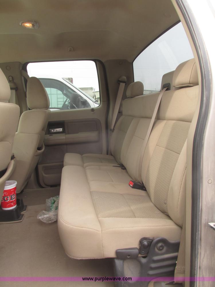 image for item H4713 2005 Ford F150 XLT SuperCrew pickup truck