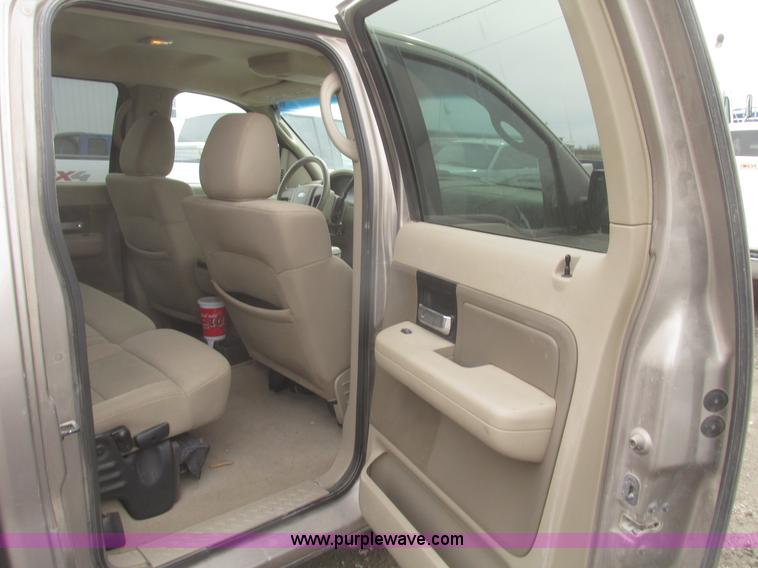 image for item H4713 2005 Ford F150 XLT SuperCrew pickup truck