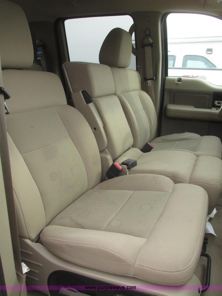 image for item H4713 2005 Ford F150 XLT SuperCrew pickup truck