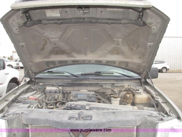 image for item H4713 2005 Ford F150 XLT SuperCrew pickup truck